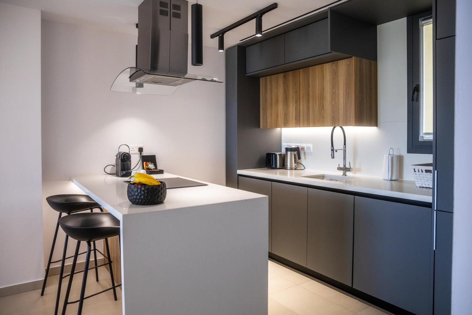 Waterside Sea View Apartments Pafos Zewnętrze zdjęcie